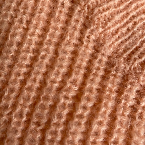 Salem - pink sweater - Picture 3 of 4